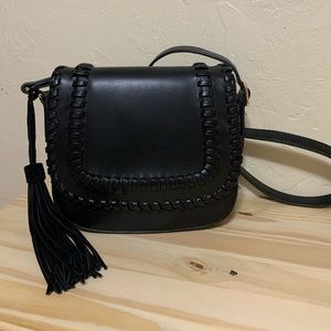 LIONEL Vegan Leather Saddlebag-Black-Tasseled